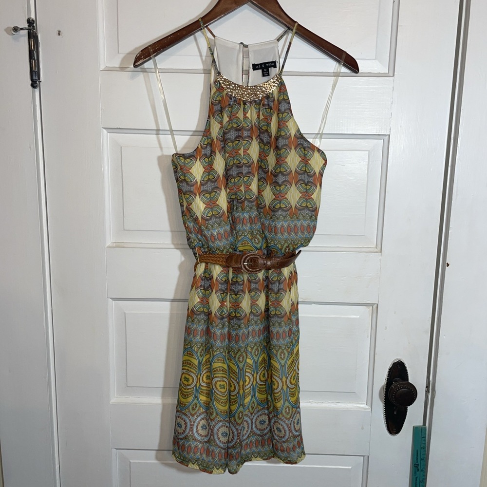 As U Wish Flowly Dress with belt and Metal Neck piece sz M‎